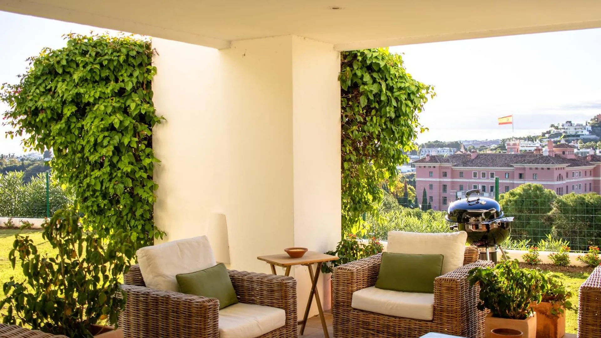 Bajo Moderno Con Estilo Boho Lägenhet Estepona Spanien